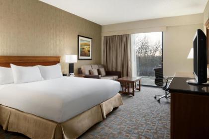 DoubleTree by Hilton Hotel & Executive Meeting Center Somerset - image 15