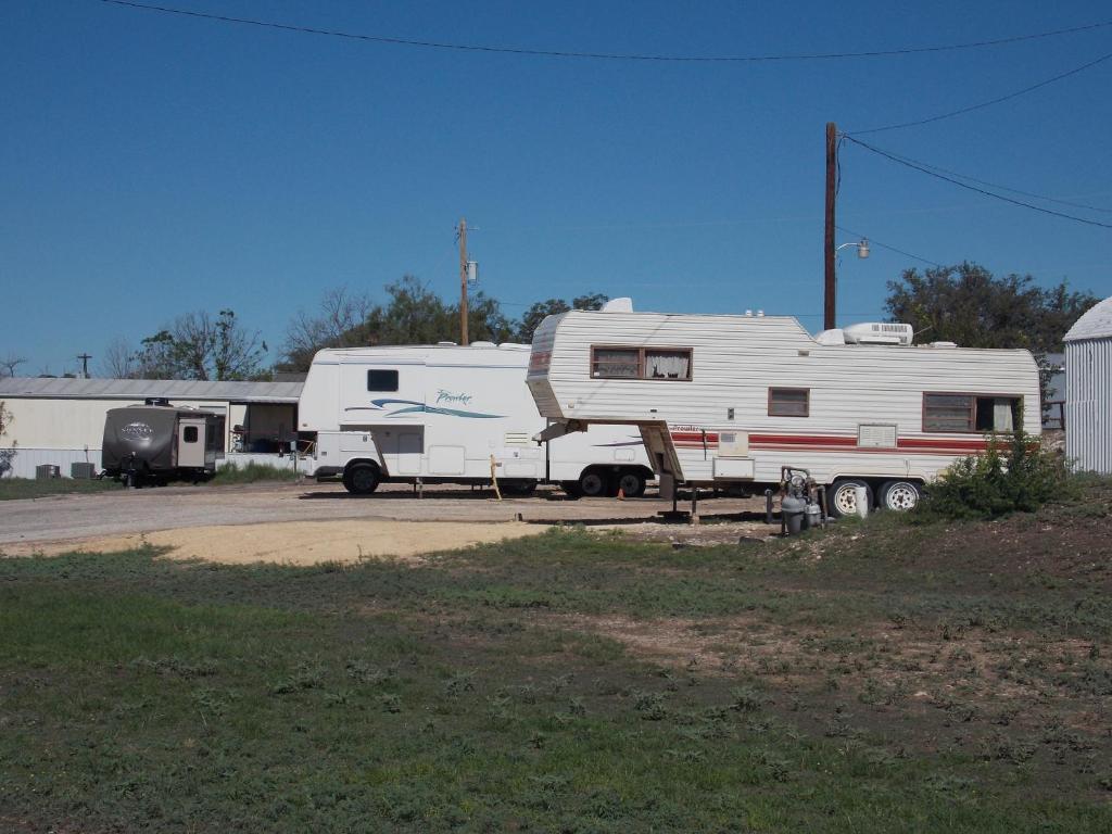 Holiday Host Motel - image 6