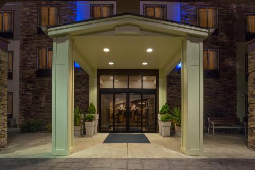 Holiday Inn Express Newport an IHG Hotel - image 3