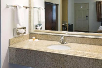 Days Inn by Wyndham Newport OR - image 3