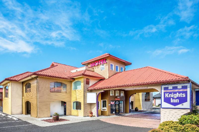 Newport Inn and Suites - main image