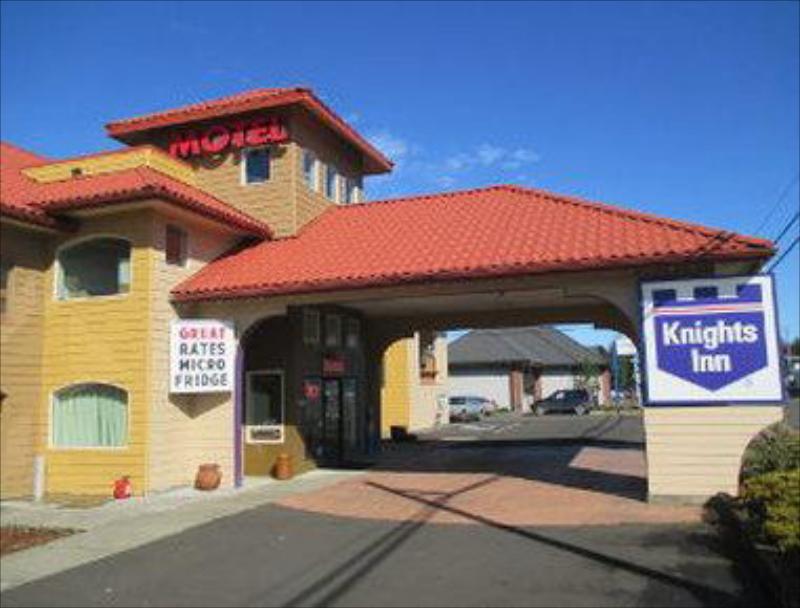 Newport Inn and Suites - image 2