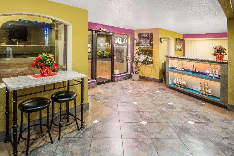 Newport Inn and Suites - image 3
