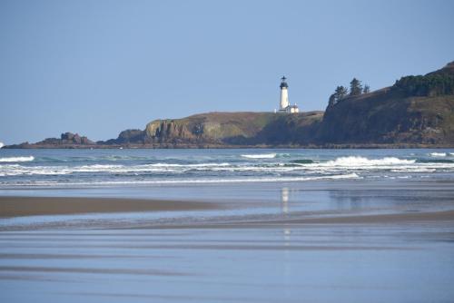 Best Western Plus Agate Beach Inn - image 4