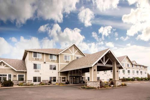 La Quinta by Wyndham Newport - main image