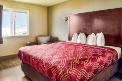 Econo Lodge Newport - image 4