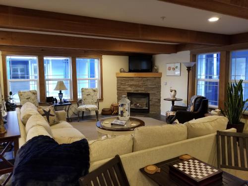 The Landing at Newport Condominium Hotel - image 3