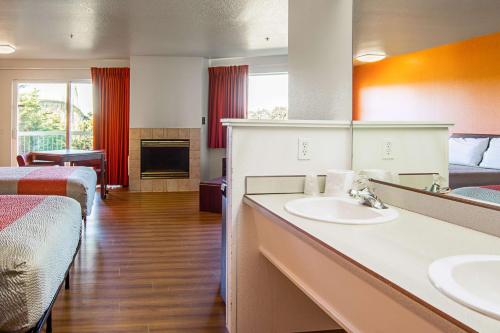Motel 6-Newport OR - image 5