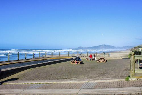 Newport House at Nye Beach - image 2