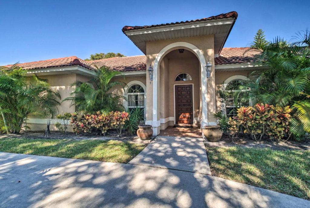Vero Beach Pet-Friendly Home 1 Mi To Beach! - main image