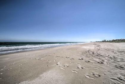 Vero Beach Pet-Friendly Home 1 Mi To Beach! - image 2