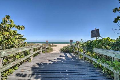 Vero Beach Pet-Friendly Home 1 Mi To Beach! - image 3