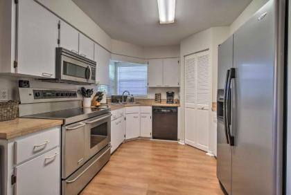 Vero Beach Pet-Friendly Home 1 Mi To Beach! - image 8