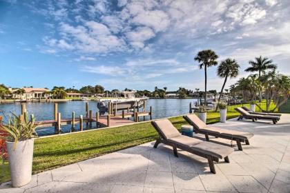 Lavish Vero Beach Escape with Hot Tub and Dock! - image 10