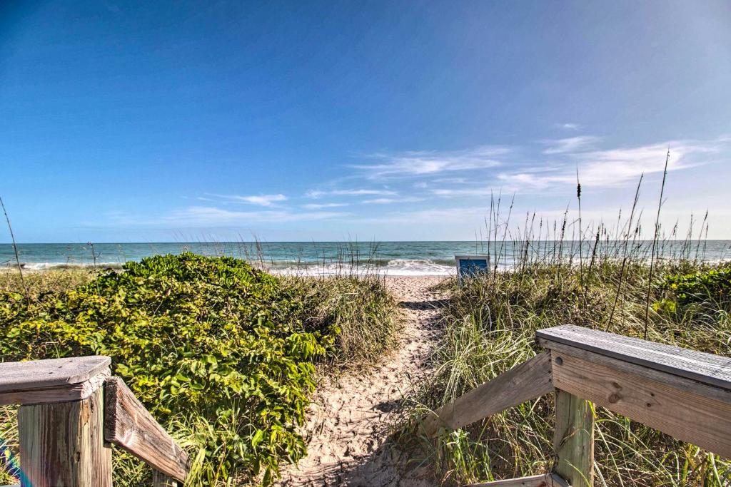 Lavish Vero Beach Escape with Hot Tub and Dock! - image 3