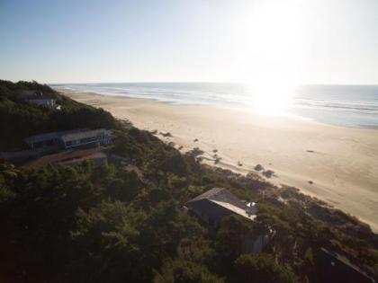Genes Coastal Escape Newport