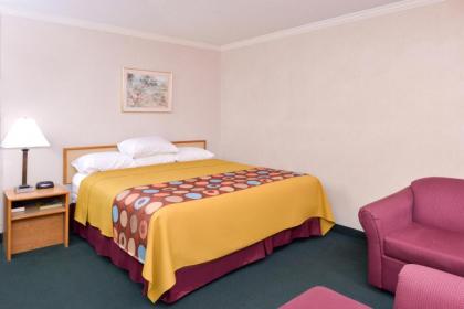 Americas Best Value Inn - South Bend - image 4