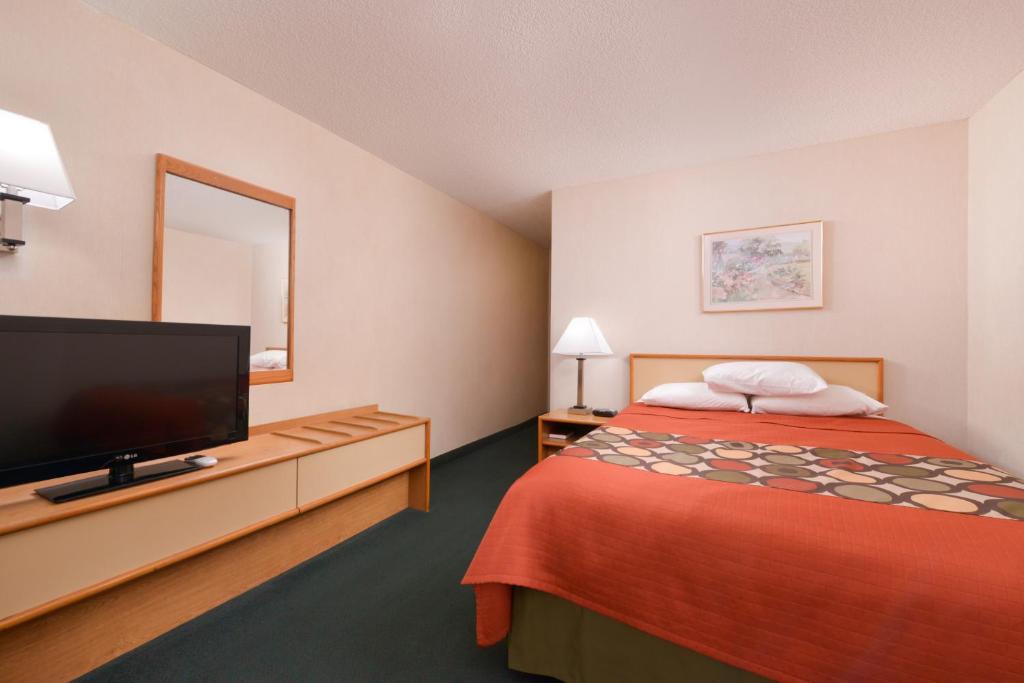 Americas Best Value Inn - South Bend - image 5