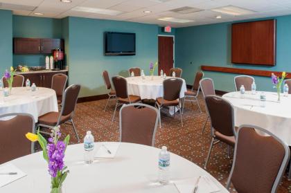 Hampton Inn & Suites South Bend - image 15