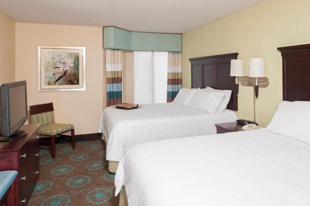 Hampton Inn & Suites South Bend - image 3