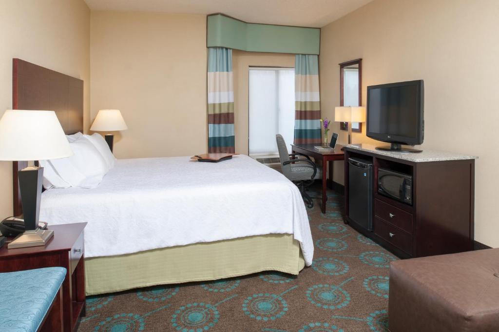Hampton Inn & Suites South Bend - image 7
