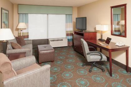 Hampton Inn & Suites South Bend - image 9