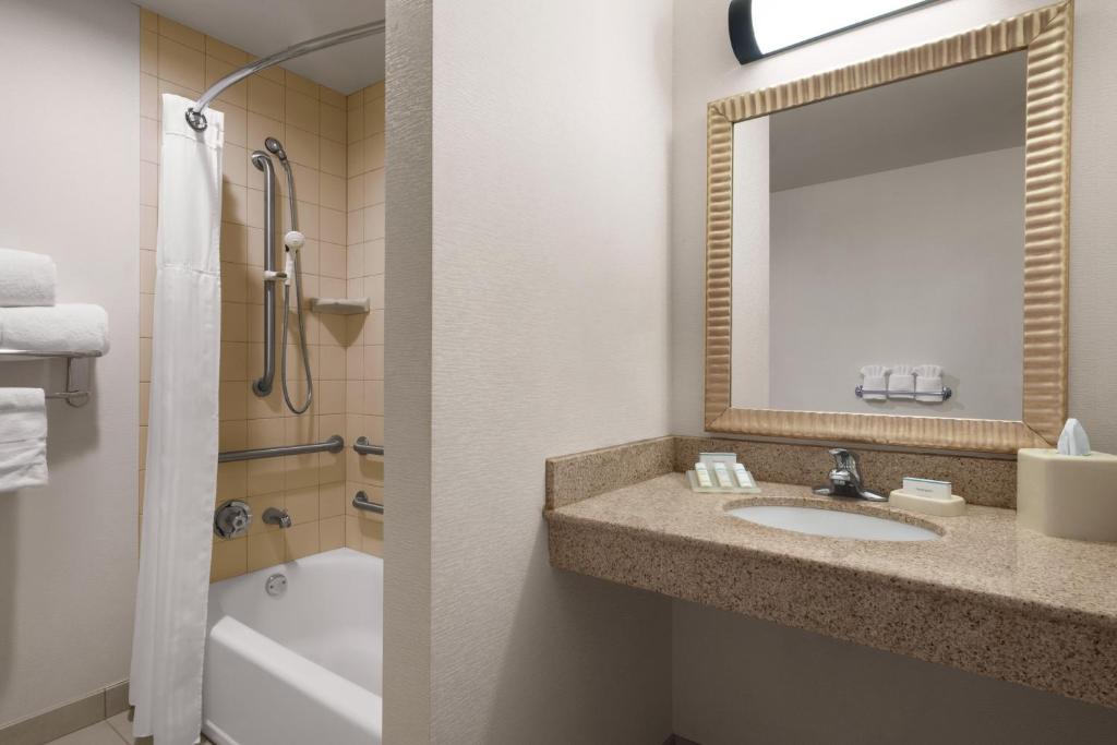 Hilton Garden Inn South Bend - main image