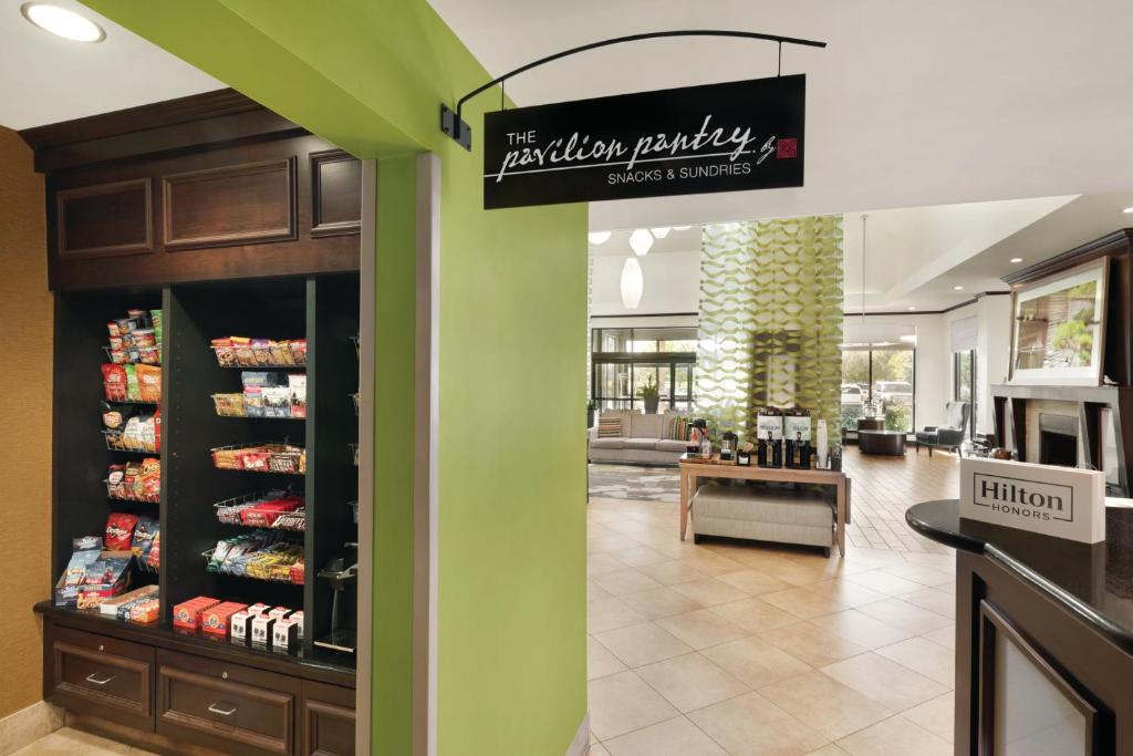 Hilton Garden Inn South Bend - image 4