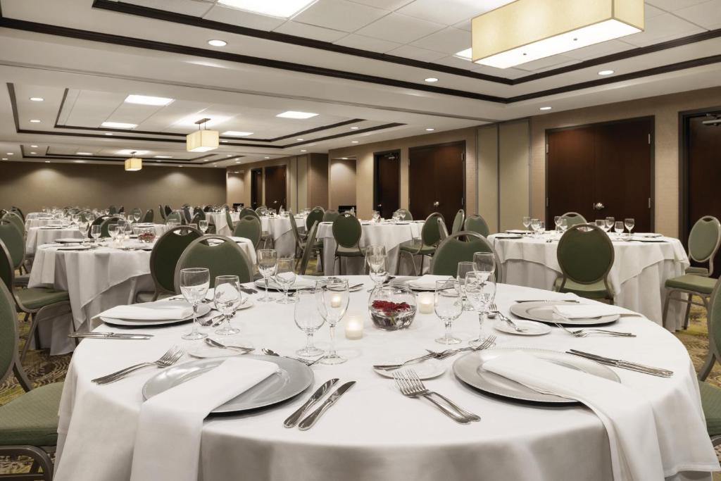 Hilton Garden Inn South Bend - image 7