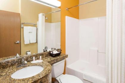 Microtel by Wyndham South Bend Notre Dame University - image 15