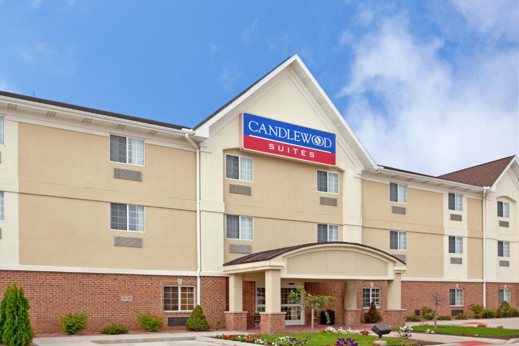 Candlewood Suites South Bend Airport an IHG Hotel - main image