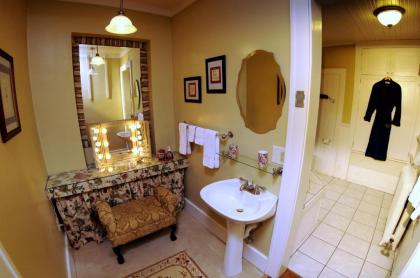 The Oliver Inn - image 13