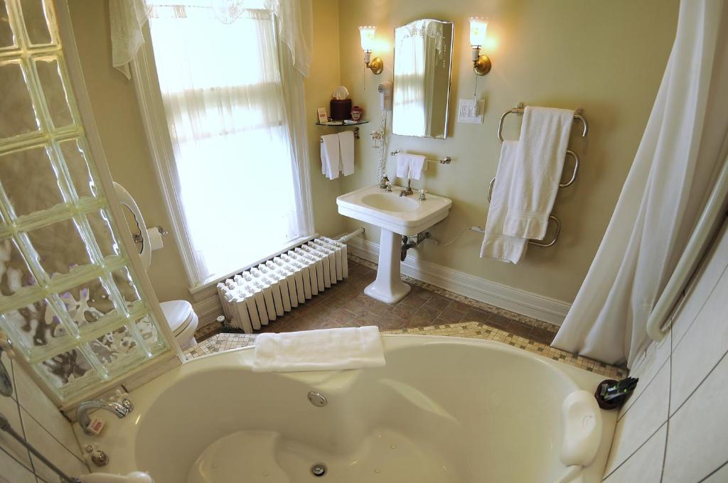 The Oliver Inn - image 5