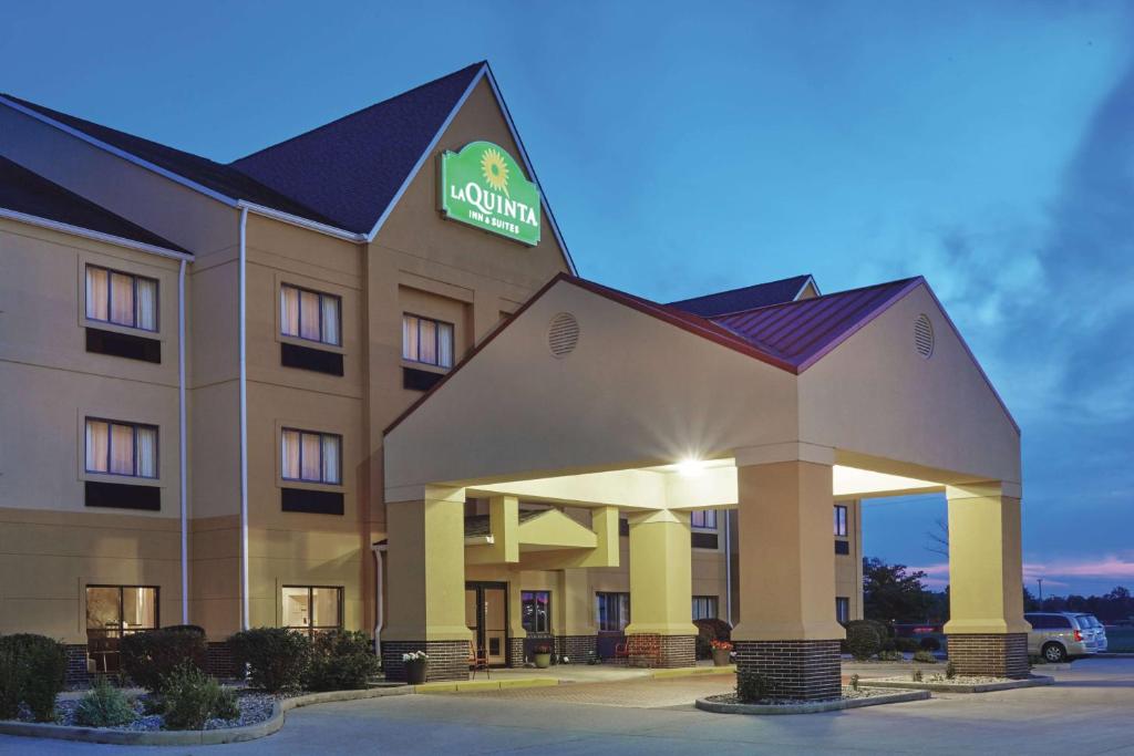 La Quinta by Wyndham South Bend - main image