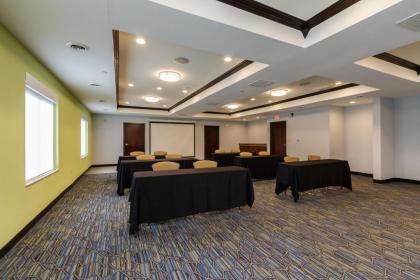 Holiday Inn Express & Suites - South Bend - Notre Dame Univ. - image 10