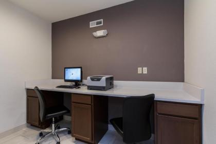 Holiday Inn Express & Suites - South Bend - Notre Dame Univ. - image 12