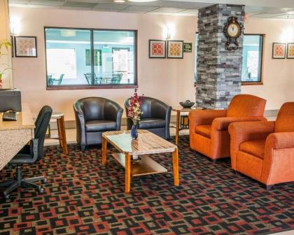 Quality Inn & Suites South Bend Airport - image 8