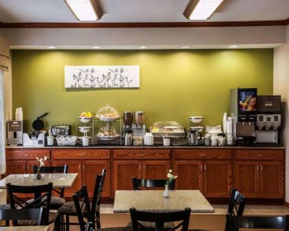 Sleep Inn South Bend Airport - image 10