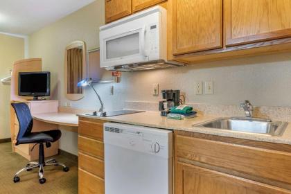 Suburban Extended Stay Hotel South Bend - image 12