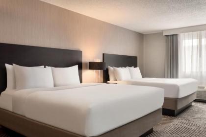Ramada by Wyndham South Bend - image 5