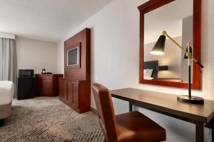 Ramada by Wyndham South Bend - image 8