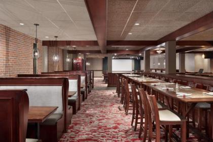 Ramada by Wyndham South Bend - image 9