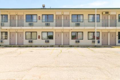 OYO Hotel South Bend - Campus - image 7