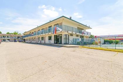 OYO Hotel South Bend - Campus - image 9