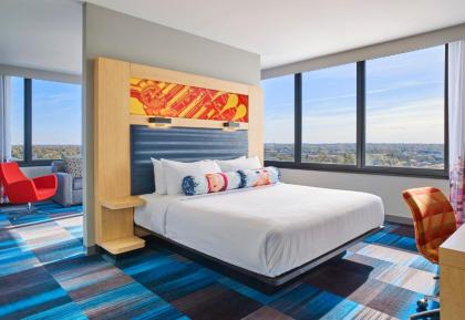 Aloft South Bend - image 11