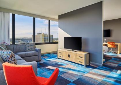 Aloft South Bend - image 12