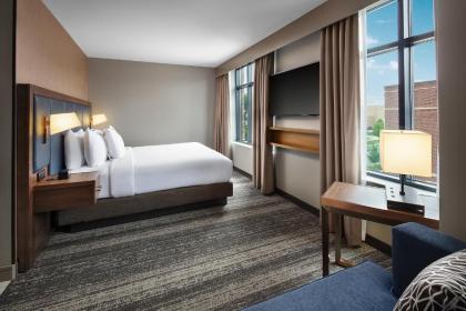 Embassy Suites by Hilton South Bend - image 13