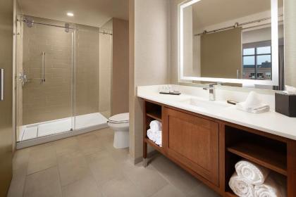Embassy Suites by Hilton South Bend - image 6