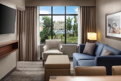 Embassy Suites by Hilton South Bend - image 9