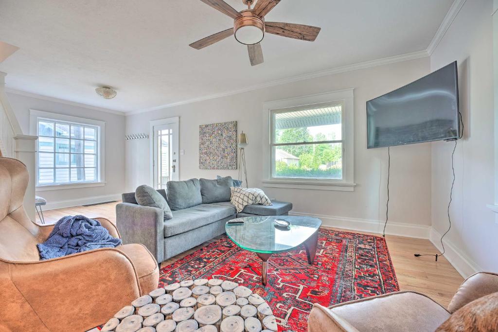 Chic Retreat Less Than 1 Mile to Notre Dame Campus! - main image